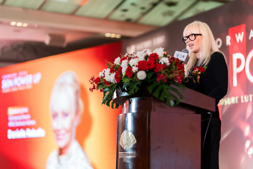 [活動攝影]八億Skin Power Up 上市發表會-最專業的團隊完成每場完美活動攝影，拍的不只好更要快! #尾牙攝影