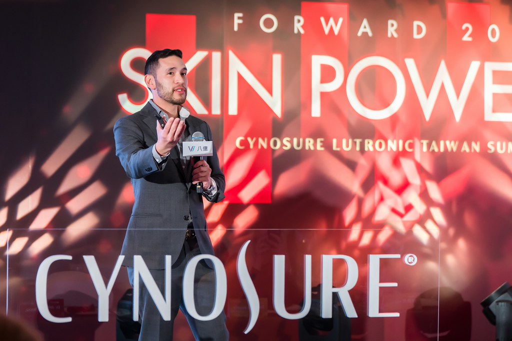 [活動攝影]八億Skin Power Up 上市發表會-最專業的團隊完成每場完美活動攝影，拍的不只好更要快! #活動拍立得