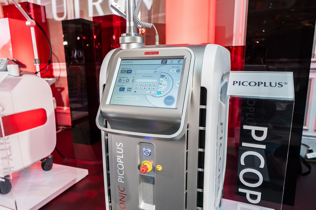 [活動攝影]八億Skin Power Up 上市發表會-最專業的團隊完成每場完美活動攝影，拍的不只好更要快! #即拍即印