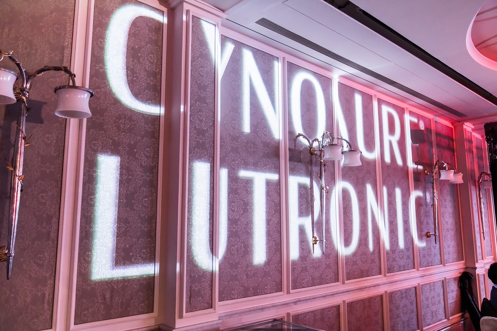 [活動攝影]八億Skin Power Up 上市發表會-最專業的團隊完成每場完美活動攝影，拍的不只好更要快! #活動拍攝