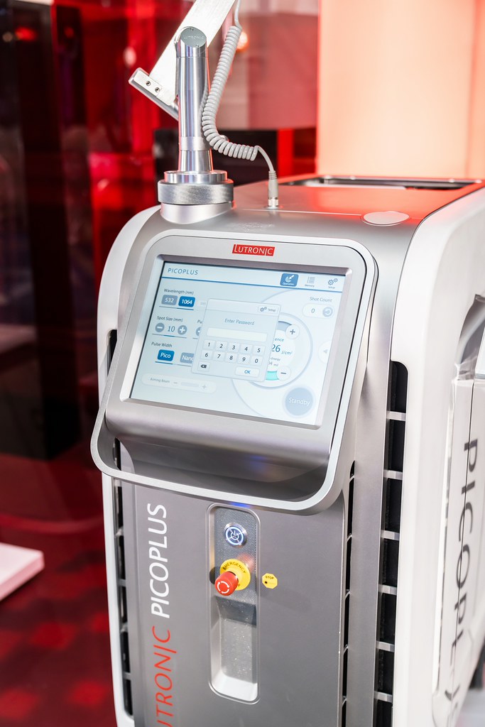 [活動攝影]八億Skin Power Up 上市發表會-最專業的團隊完成每場完美活動攝影，拍的不只好更要快! #即拍即印