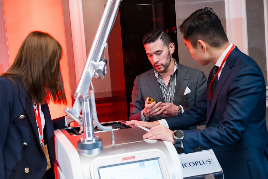 [活動攝影]八億Skin Power Up 上市發表會-最專業的團隊完成每場完美活動攝影，拍的不只好更要快! #活動拍立得