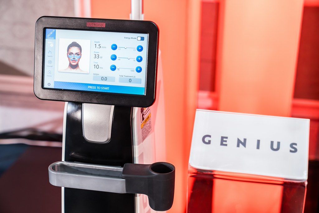 [活動攝影]八億Skin Power Up 上市發表會-最專業的團隊完成每場完美活動攝影，拍的不只好更要快! #尾牙攝影