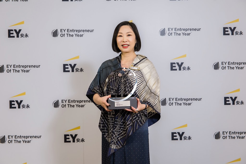 [活動攝影]2025 Taiwan 安永企業家獎-最專業的團隊完成每場完美活動攝影，拍的不只好更要快! #即拍即印