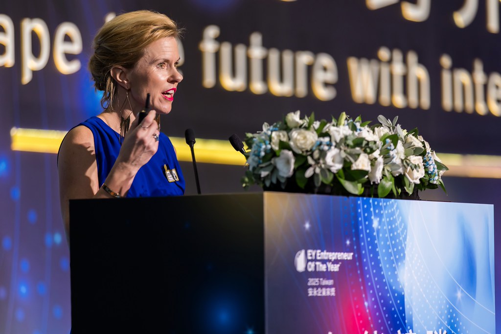 [活動攝影]2025 Taiwan 安永企業家獎-最專業的團隊完成每場完美活動攝影，拍的不只好更要快! #即拍即印