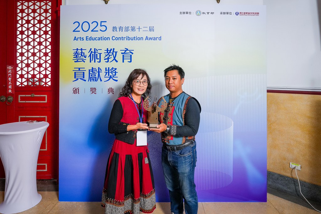 [即拍即印]第十二屆藝術教育貢獻獎-最專業的團隊完成每場完美活動攝影，拍的不只好更要快! #尾牙攝影