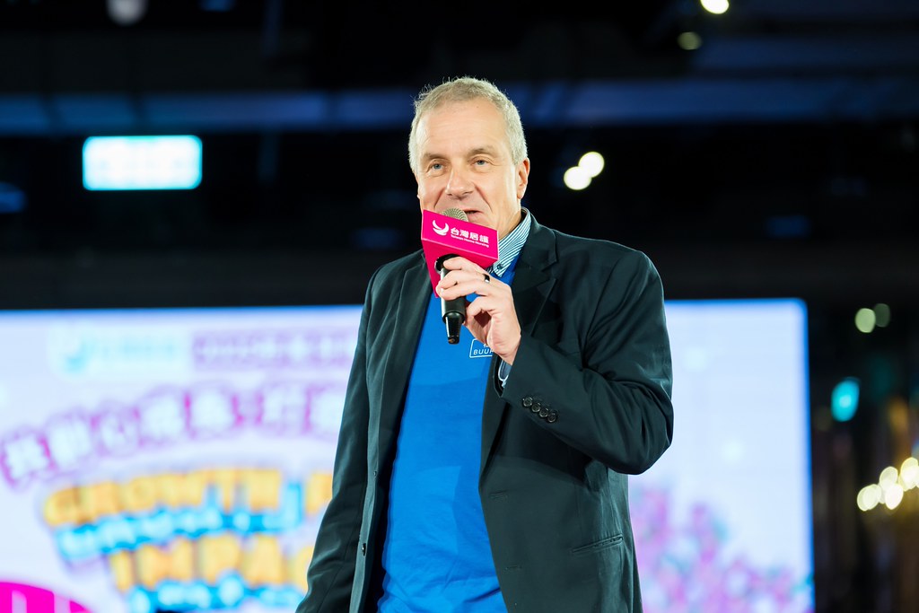 [活動攝影] 2025台灣居護尾牙晚宴-最專業的團隊完成每場完美活動攝影，拍的不只好更要快! #即拍即印