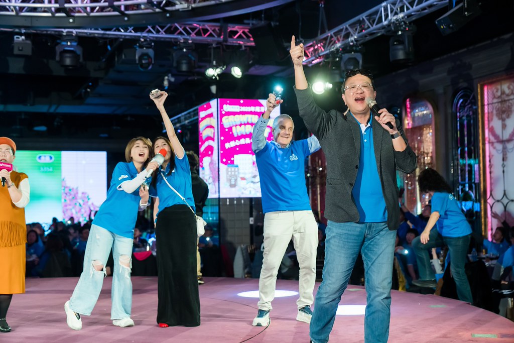 [活動攝影] 2025台灣居護尾牙晚宴-最專業的團隊完成每場完美活動攝影，拍的不只好更要快! #即拍即印