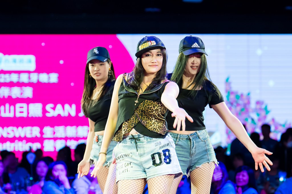 [活動攝影] 2025台灣居護尾牙晚宴-最專業的團隊完成每場完美活動攝影，拍的不只好更要快! #活動拍立得