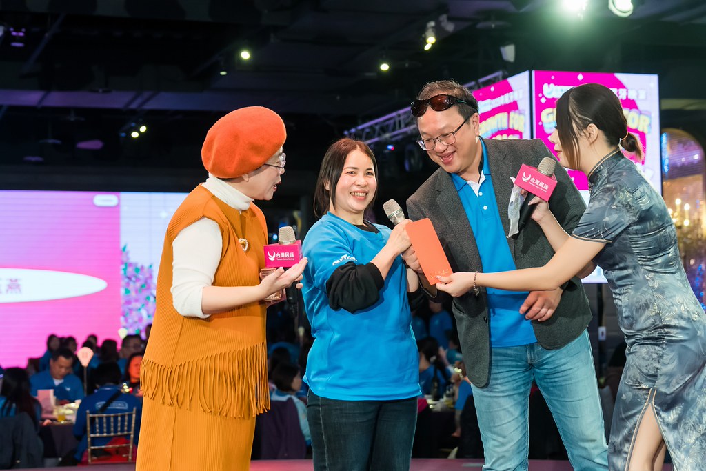 [活動攝影] 2025台灣居護尾牙晚宴-最專業的團隊完成每場完美活動攝影，拍的不只好更要快! #即拍即印