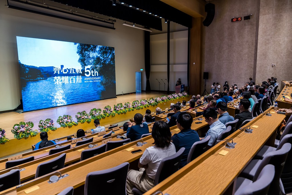 [活動攝影]陽明交通大學五周年校慶-最專業的團隊完成每場完美活動攝影，拍的不只好更要快! #即拍即印