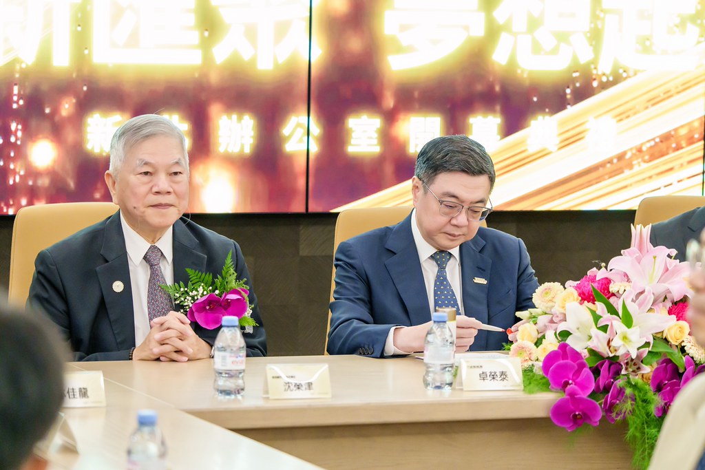[活動攝影]創新創業總會新北辦公室開幕典禮-最專業的團隊完成每場完美活動攝影，拍的不只好更要快! #活動拍立得