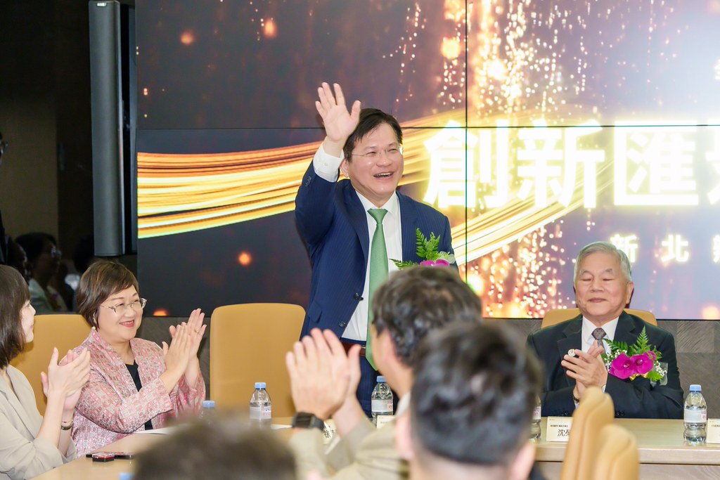 [活動攝影]創新創業總會新北辦公室開幕典禮-最專業的團隊完成每場完美活動攝影，拍的不只好更要快! #即拍即印