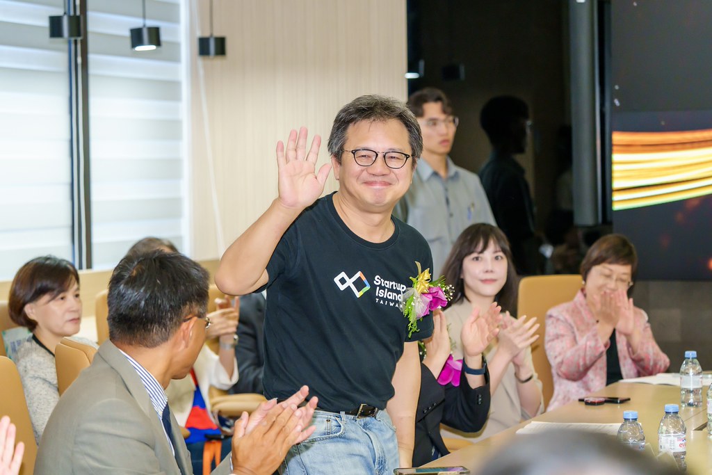 [活動攝影]創新創業總會新北辦公室開幕典禮-最專業的團隊完成每場完美活動攝影，拍的不只好更要快! #即拍即印