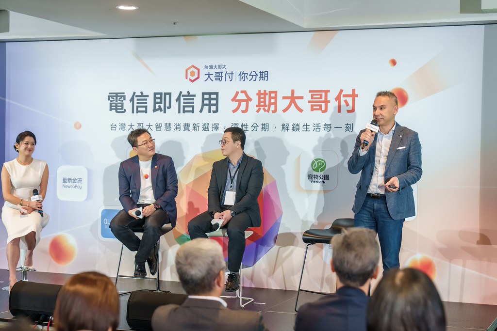[活動攝影]電信即信用 分期大哥付 記者會-最專業的團隊完成每場完美活動攝影，拍的不只好更要快! #即時攝影