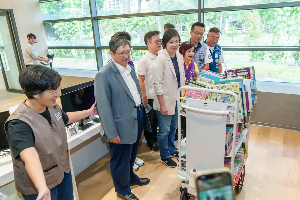 [活動攝影]新竹縣立總圖書館 試營運揭幕-最專業的團隊完成每場完美活動攝影，拍的不只好更要快! #即拍即印
