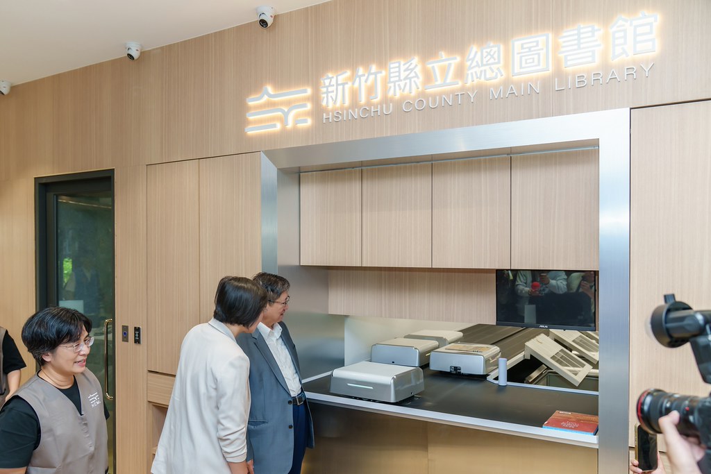[活動攝影]新竹縣立總圖書館 試營運揭幕-最專業的團隊完成每場完美活動攝影，拍的不只好更要快! #活動拍立得